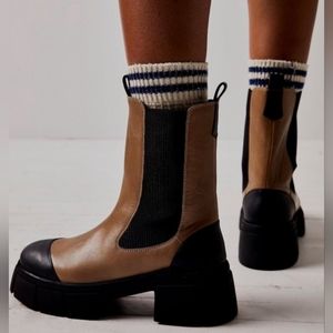 NEW FREE PEOPLE Size 10 Maren Tan Leather Chunky Utility Platform Chelsea Boots